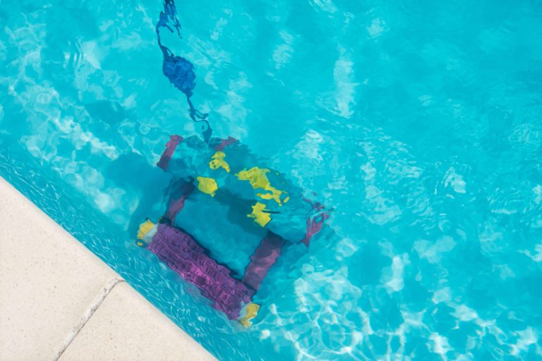 Cleaning robot for cleaning the bottom of swimming pool. Maintenance pool concept